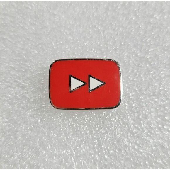 (You Tube) Fast Forward Button Hat Pin YouTube Pinback Pin Pintrill 2016 - Picture 1 of 4